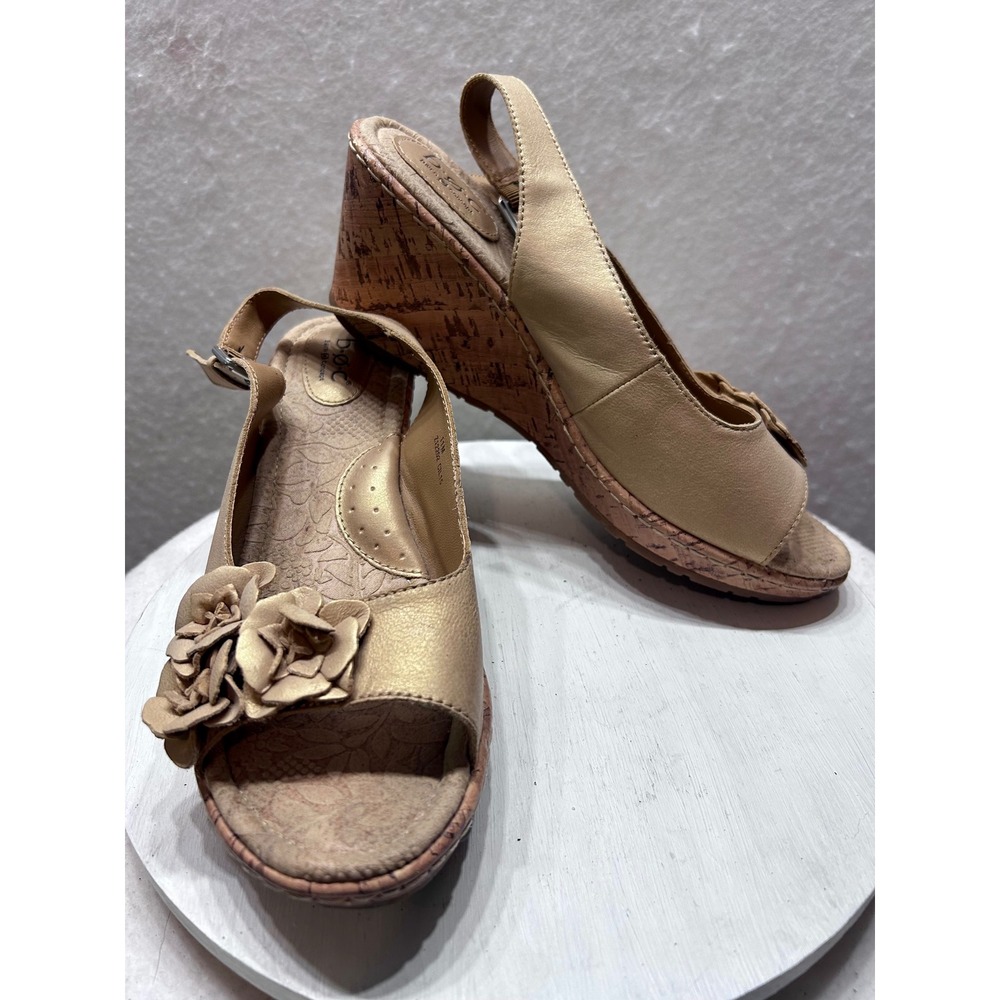 b.o.c. Born Concept Women Gold Floral Wedge Sandals Z12202 CIL15 Size 11M